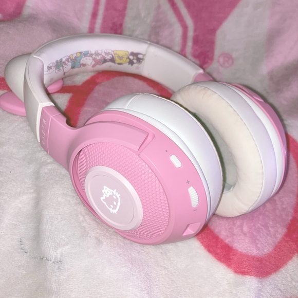 Hello Kitty Razer Wireless Headset - Picture 6 of 6
